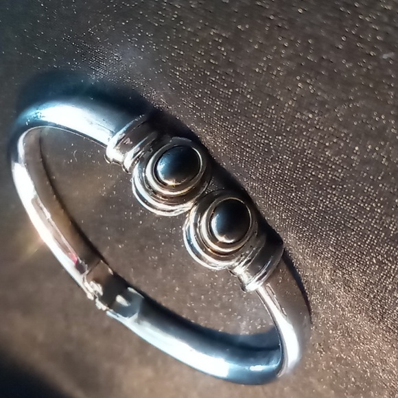 Laurel Conrad clamper cuff bracelet silver tone with hermitite accent stones. - Picture 3 of 4